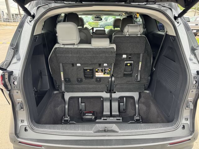 2025 Toyota SIENNA XLE XLE 8 Passenger