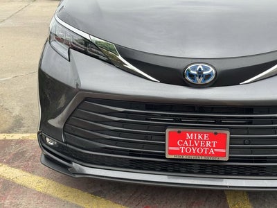 2025 Toyota SIENNA XLE XLE 8 Passenger