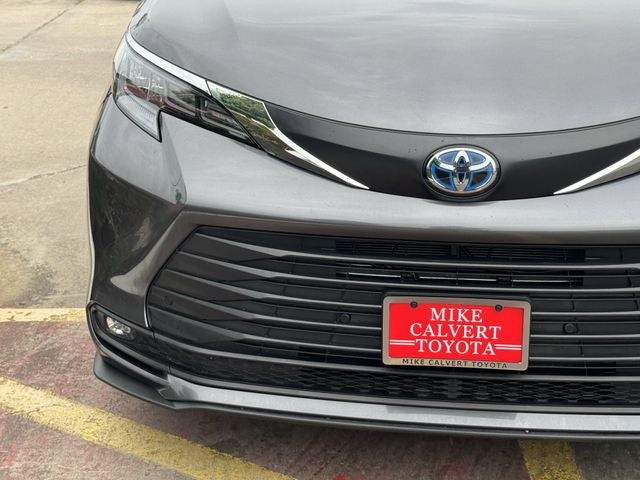 2025 Toyota SIENNA XLE XLE 8 Passenger