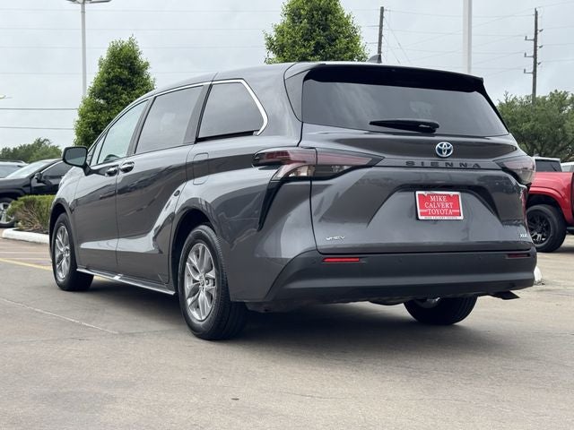 2025 Toyota SIENNA XLE XLE 8 Passenger