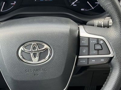 2023 Toyota SIENNA XLE XLE 8 Passenger