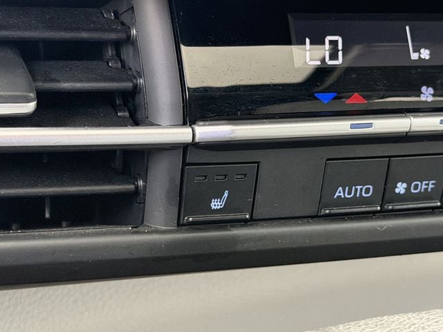 2023 Toyota SIENNA XLE XLE 8 Passenger