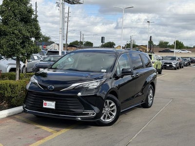 2023 Toyota SIENNA XLE XLE 8 Passenger