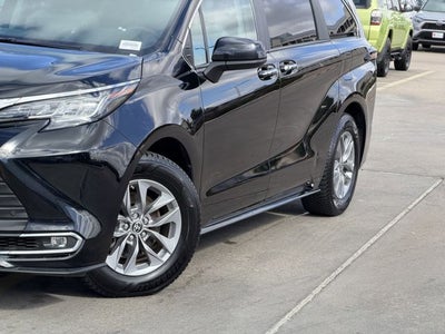 2023 Toyota SIENNA XLE XLE 8 Passenger