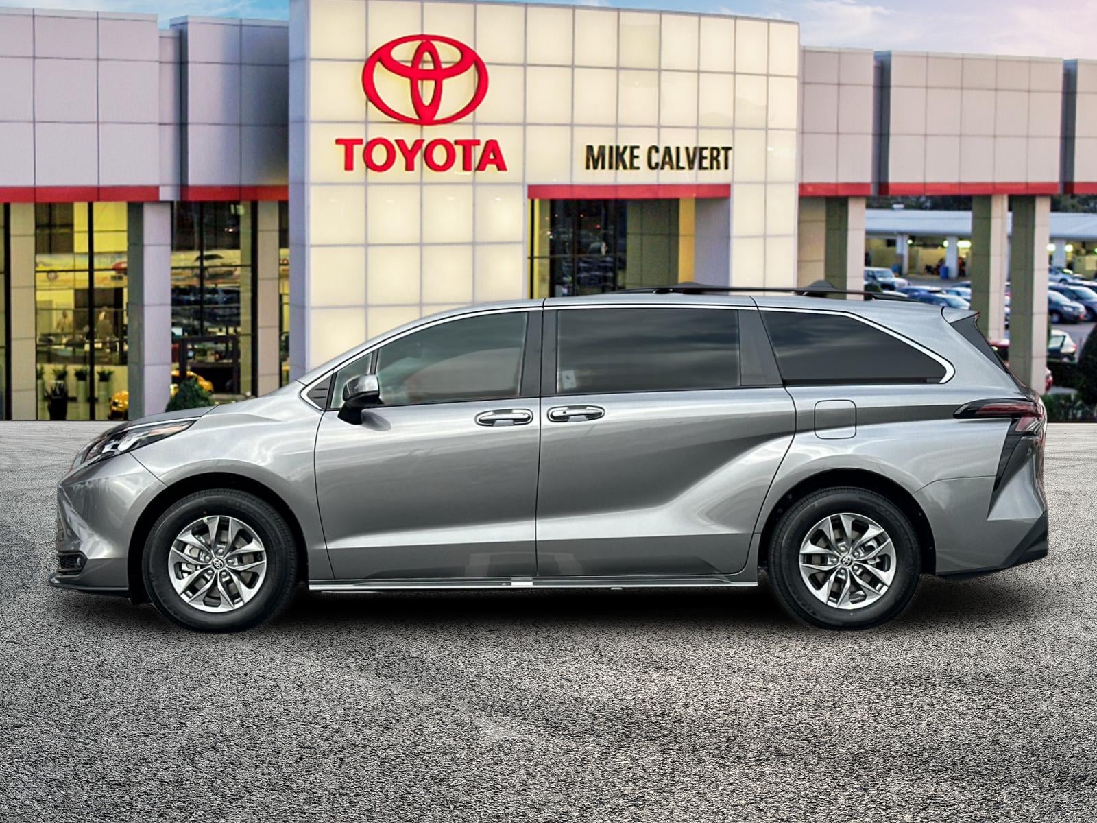 2026 Toyota Sienna XLE 8 Passenger