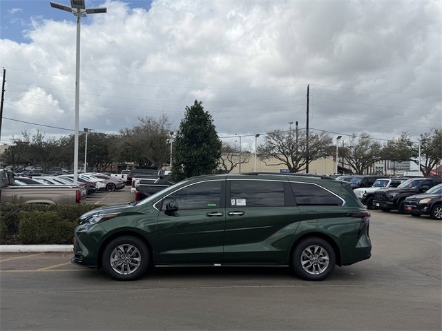 2026 Toyota Sienna XLE
