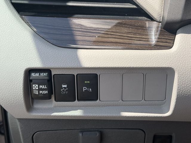 2018 Toyota Sienna XLE Premium 8 Passenger