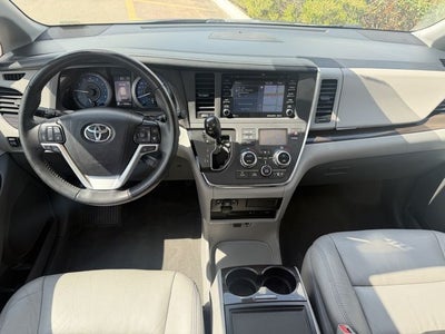 2018 Toyota Sienna XLE Premium 8 Passenger