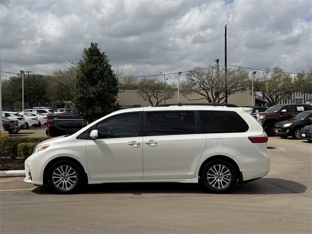 2018 Toyota SIENNA XLE PREM XLE Premium 8 Passenger
