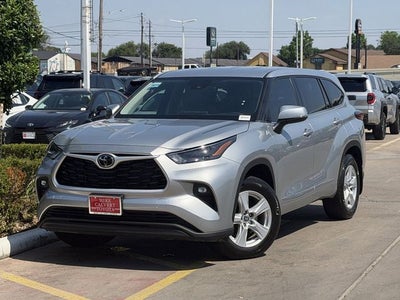 2022 Toyota HIGHLANDER LE