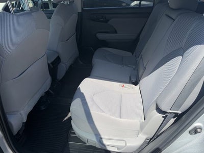 2022 Toyota HIGHLANDER LE