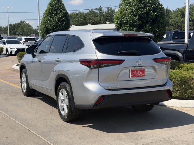 2022 Toyota HIGHLANDER LE