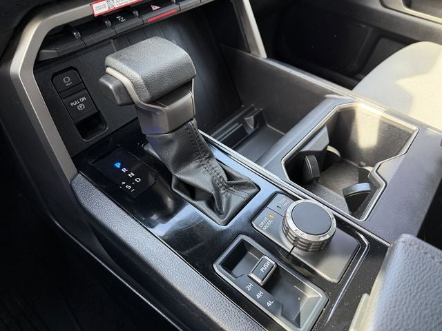 2025 Toyota TUNDRA 4X4 SR5