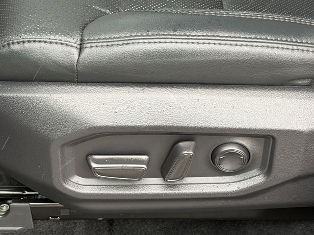 2025 Toyota TUNDRA 4X4 SR5