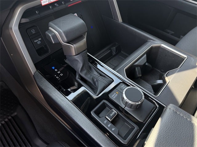 2026 Toyota TUNDRA 4X4 SR5