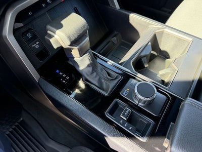 2025 Toyota TUNDRA 4X4 SR5