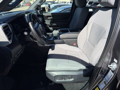 2025 Toyota TUNDRA 4X4 SR5