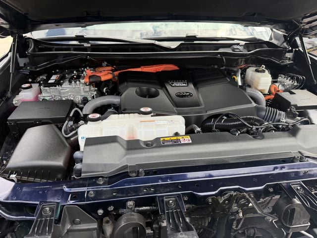 2025 Toyota Tundra i-FORCE MAX Platinum
