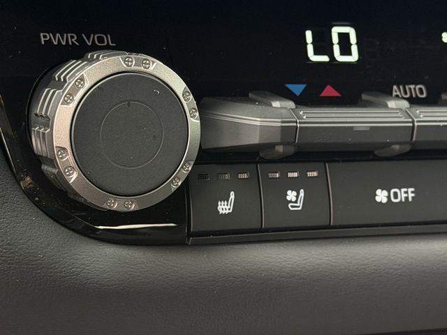 2026 Toyota Tundra i-FORCE MAX Platinum i-FORCE MAX