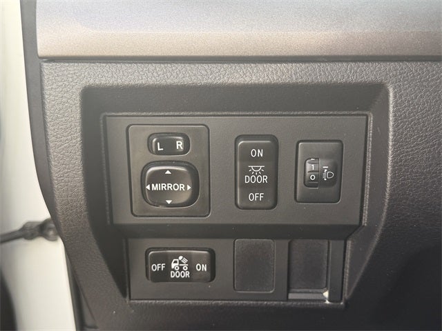 2015 Toyota TUNDRA 4X2 SR5