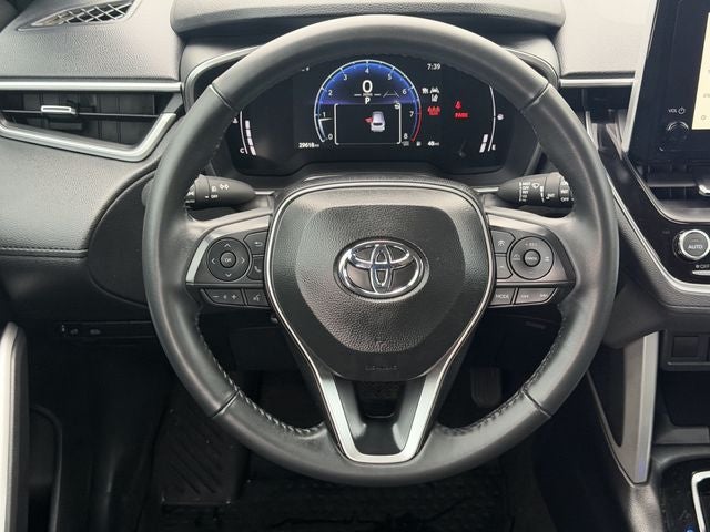 2025 Toyota Corolla Cross XLE