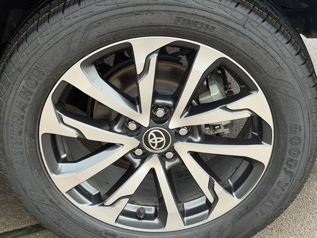 2025 Toyota Corolla Cross XLE