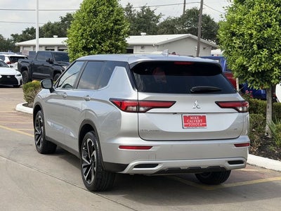 2022 Mitsubishi Outlander SE