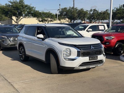 2024 Mitsubishi Outlander SE