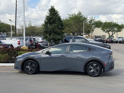 2024 Toyota PRIUS LE