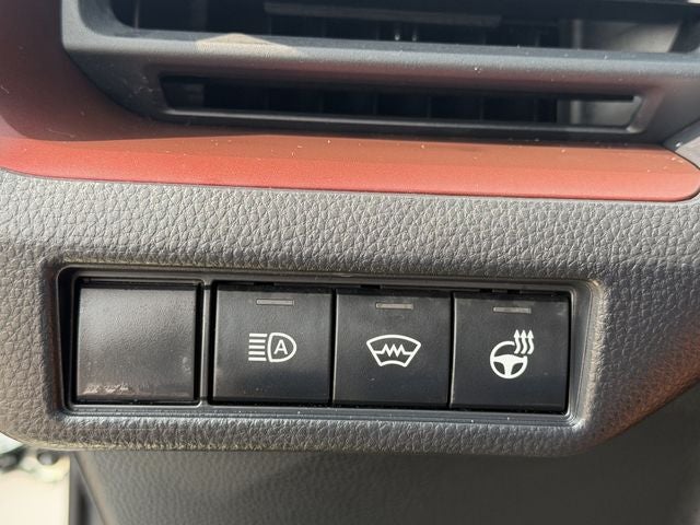 2025 Toyota Prius Plug-in Hybrid SE