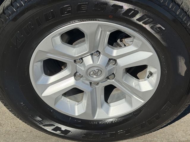 2024 Toyota 4RUNNER SR5