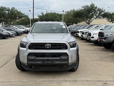 2025 Toyota 4RUNNER SR5