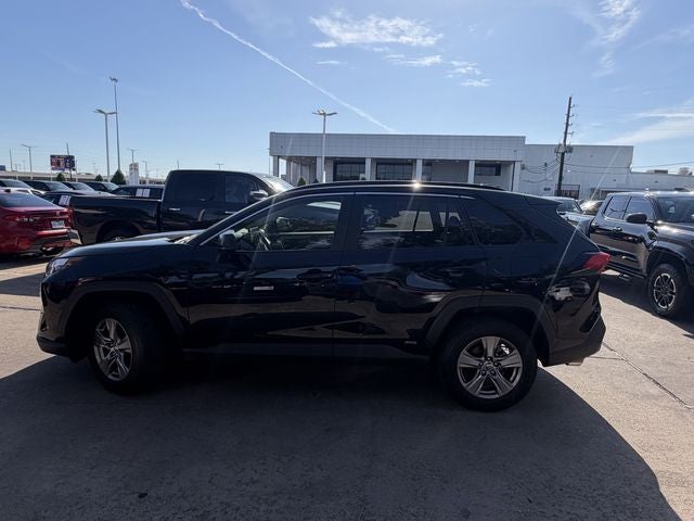 2025 Toyota RAV4 HYBRID LE