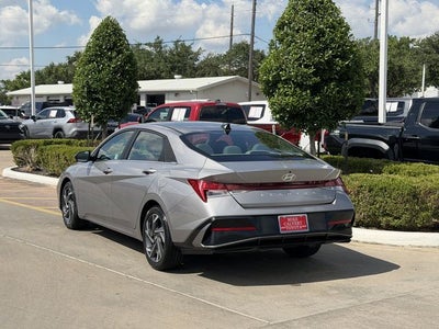 2025 Hyundai Elantra SEL Convenience