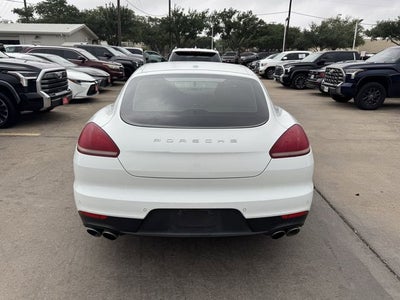 2016 Porsche Panamera 4